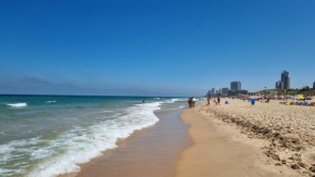 Lovely Apartment on the beach of Rishon Lezion